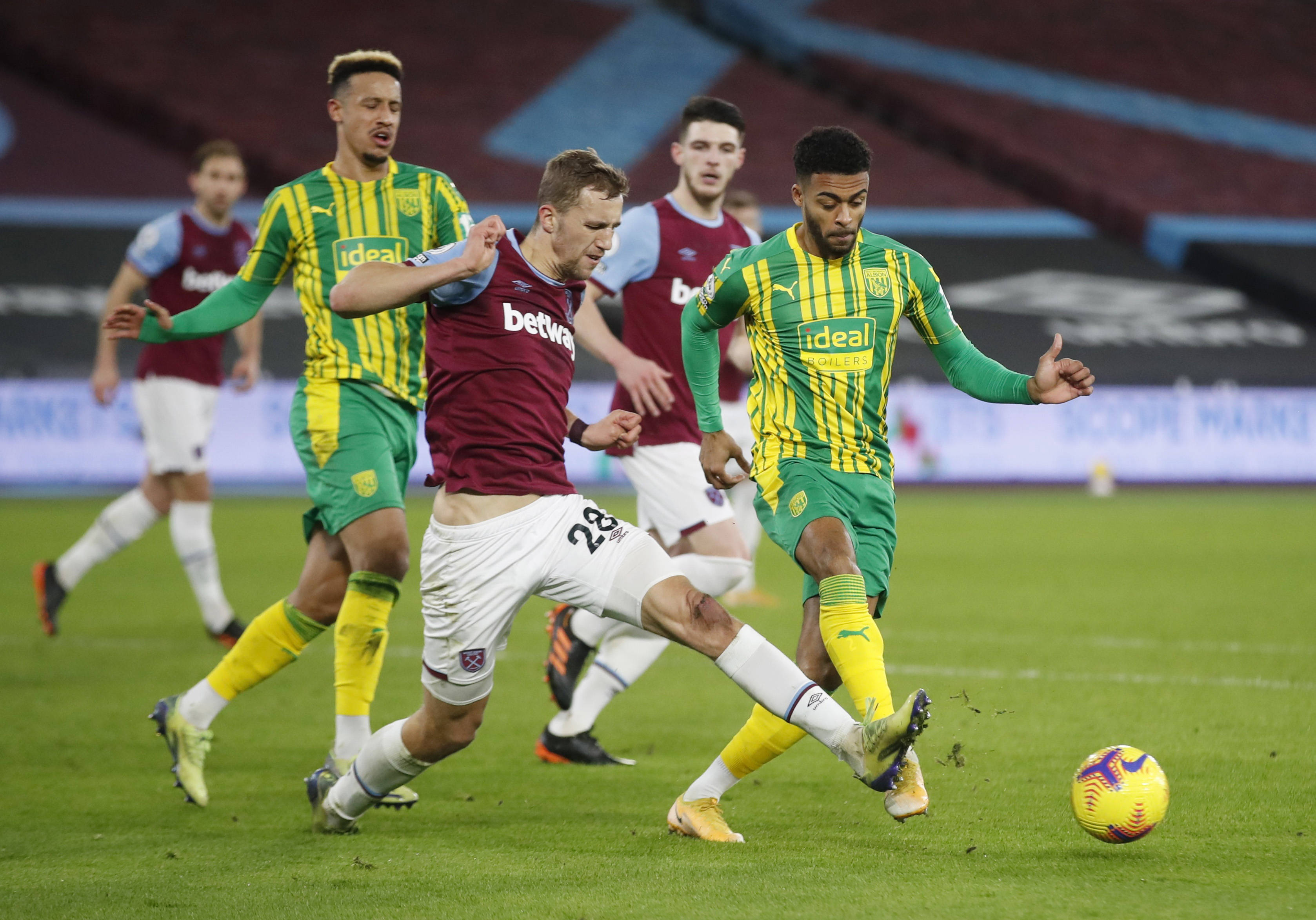 他需要考虑 他需要考虑